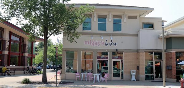 Maggie bakes is a bakery located on the corner of a street.