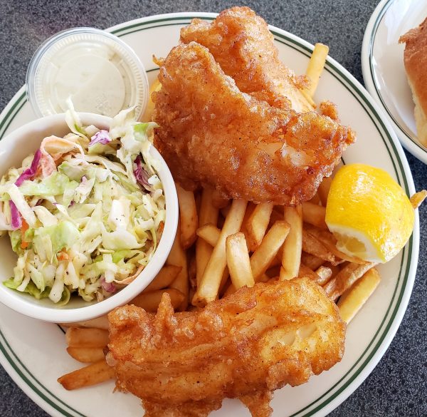 Hubbard Avenue Diner: Fish fry with coleslaw